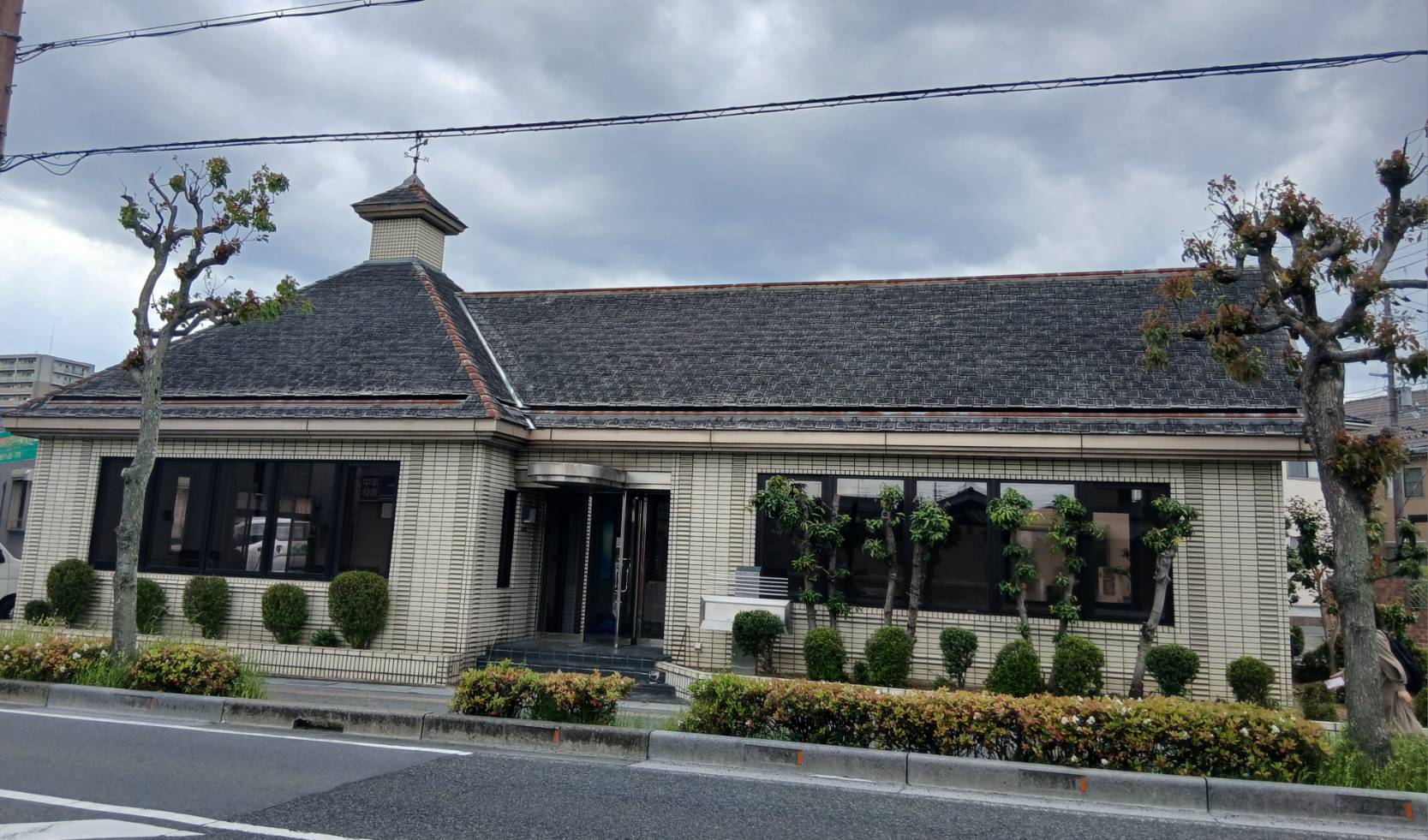 Salon de Merciの建物外観